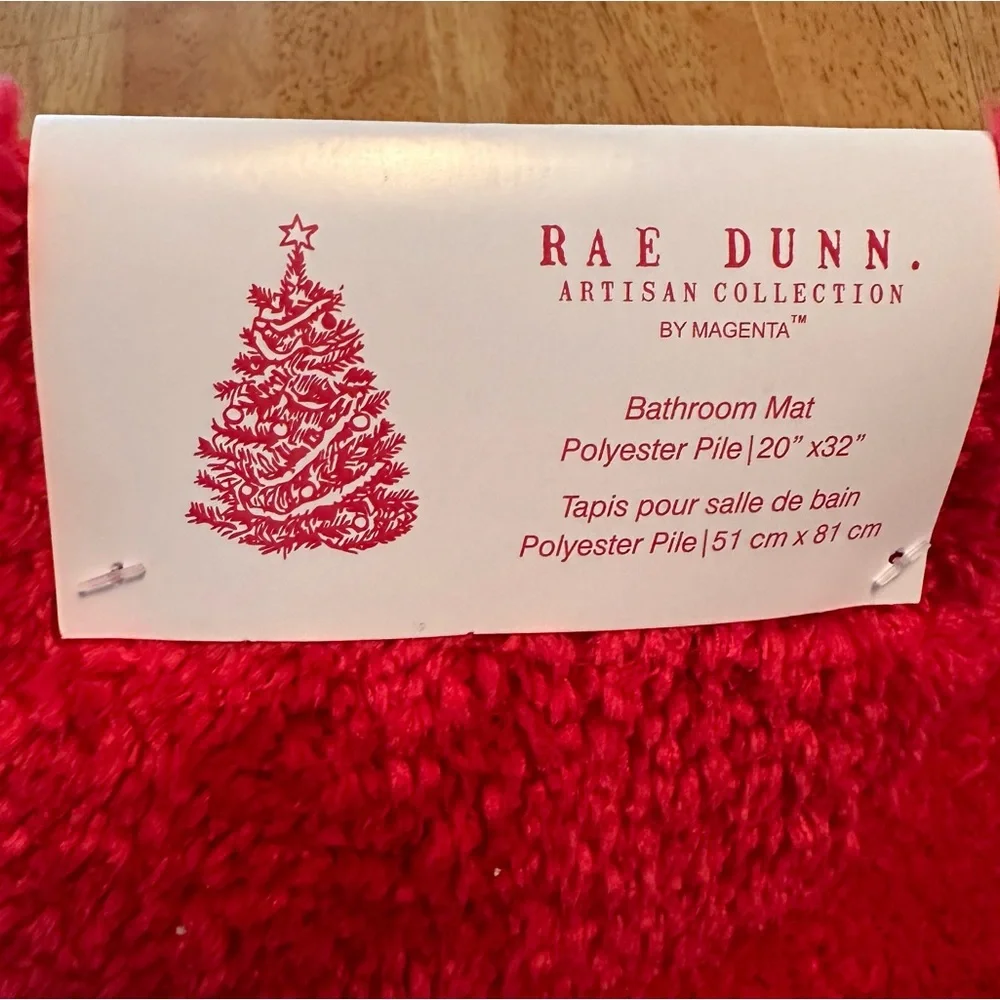 Rae Dunn Red and White HAPPY HOLIDAYS Christmas Bathroom Rug Mat BRAND NEW!